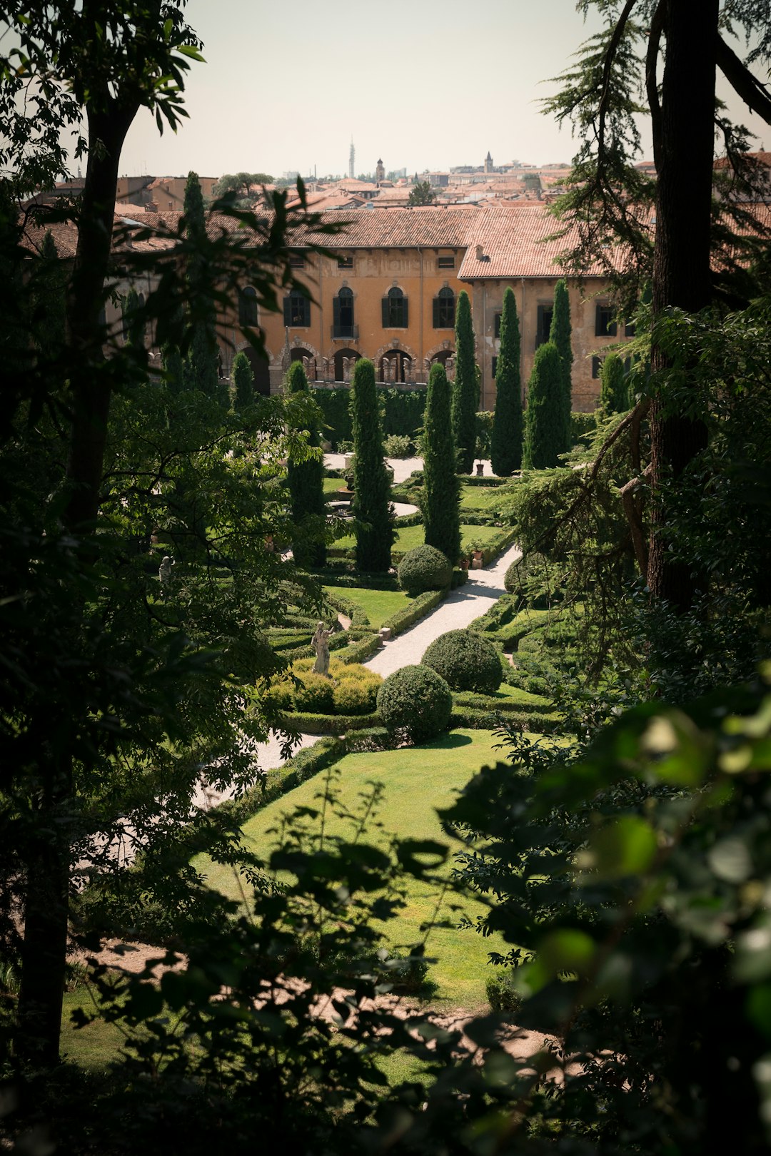 Giardino italiano curato